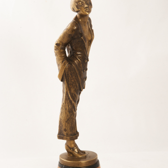 Бронзовая скульптура «Девушка эпохи ар-деко», Франция, кон. 1920 - нач. 1930-х гг.